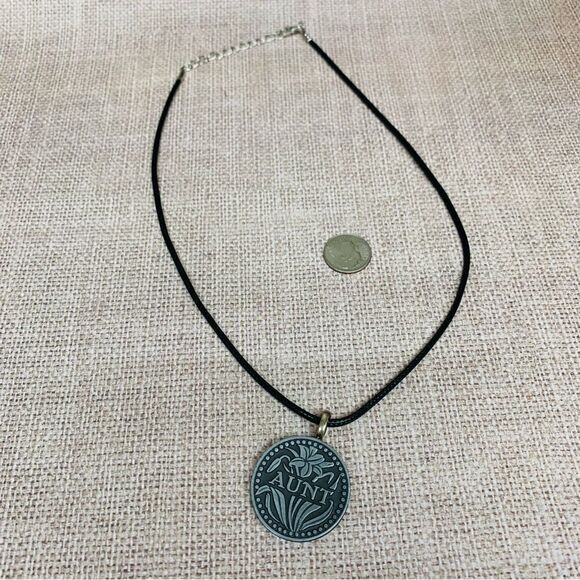 Aunt Affirmation Necklace - Picture 1 of 2